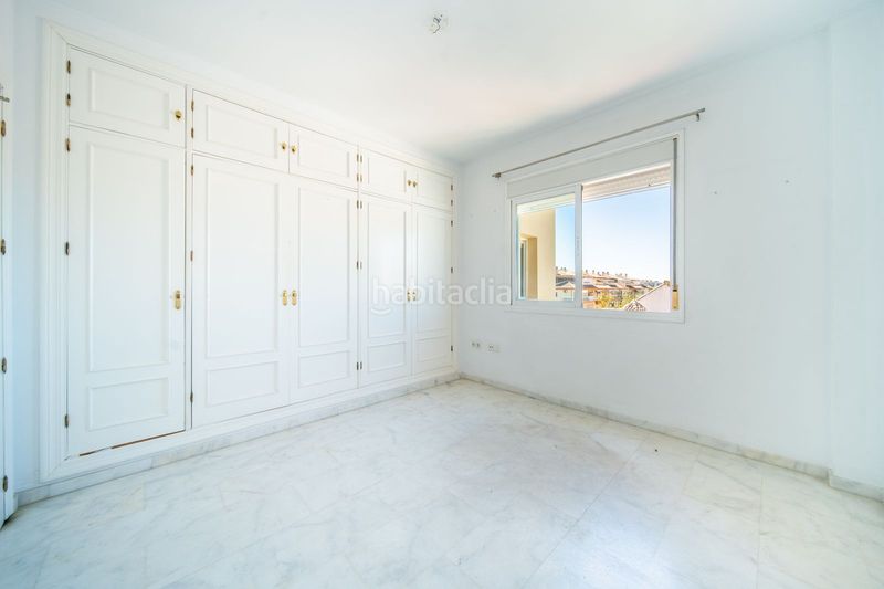 Foto be97b923-ad9e-4b66-b0cc-5bb41b9b25a0. Apartament amb aparcament piscina a Los Pacos Fuengirola