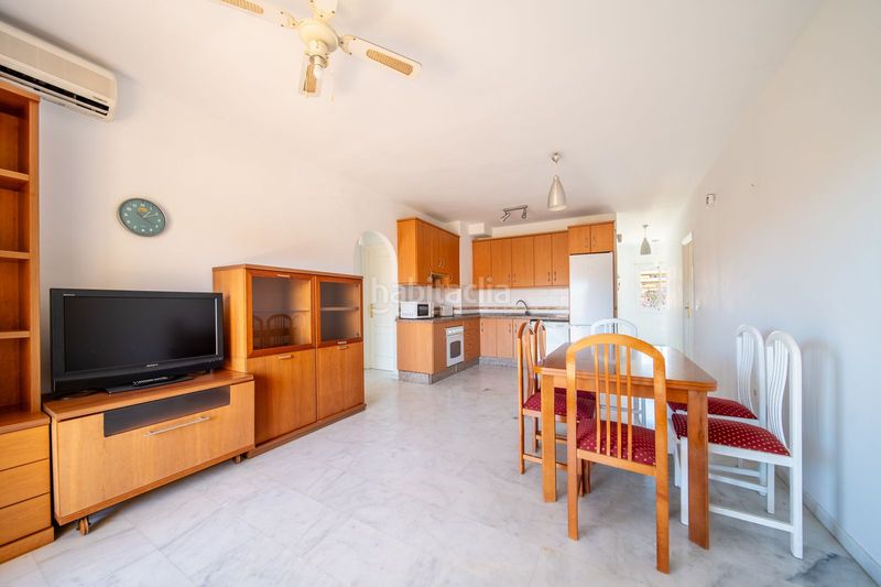 Foto ddddb334-d5eb-439e-ae7d-a6ed7d32a6f6. Apartament amb aparcament piscina a Los Pacos Fuengirola