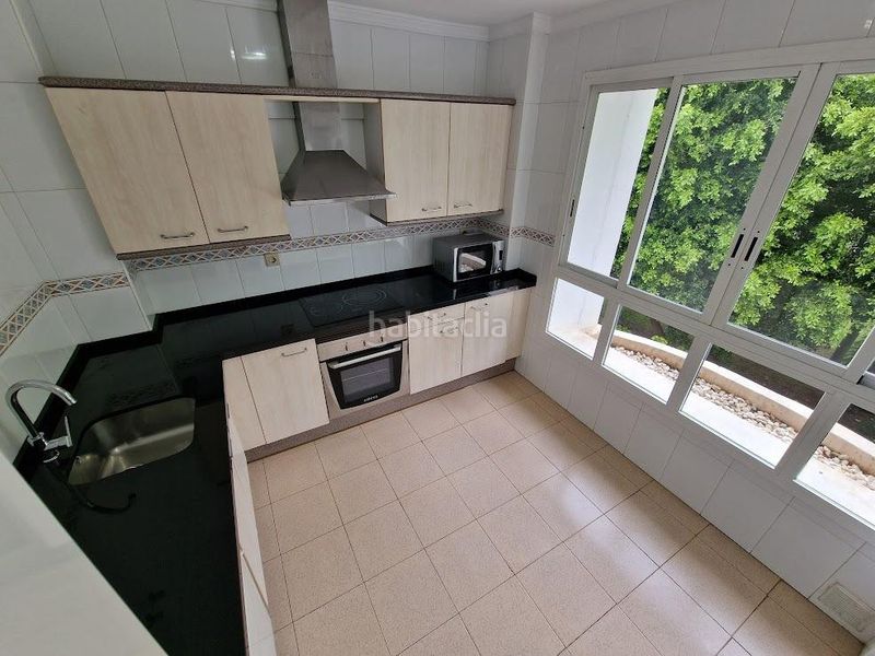 Foto 57f01486-3962-4f2a-a340-db63de5f9310. Apartament amb calefacció aparcament piscina a La Carihuela - Los Nidos Torremolinos