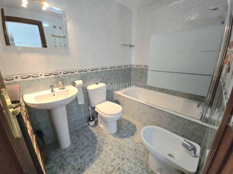 Foto e084fe2e-b2d5-4d00-813d-0b938b83eb6b. Apartament amb aparcament piscina a Zona Centro Comercial Torrequebrada Benalmádena