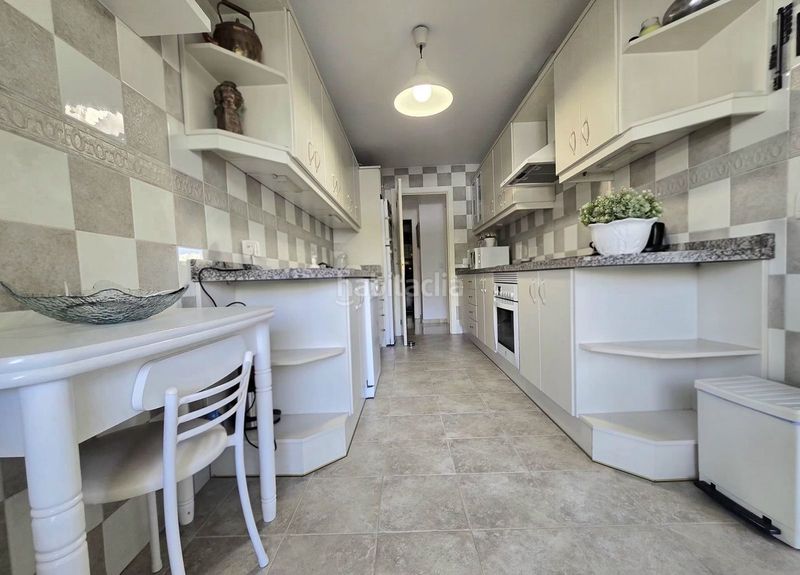 Foto e17ceb7c-6a5e-4e08-a83c-92f3905cbf13. Apartament amb aparcament piscina a Centro ciudad Fuengirola