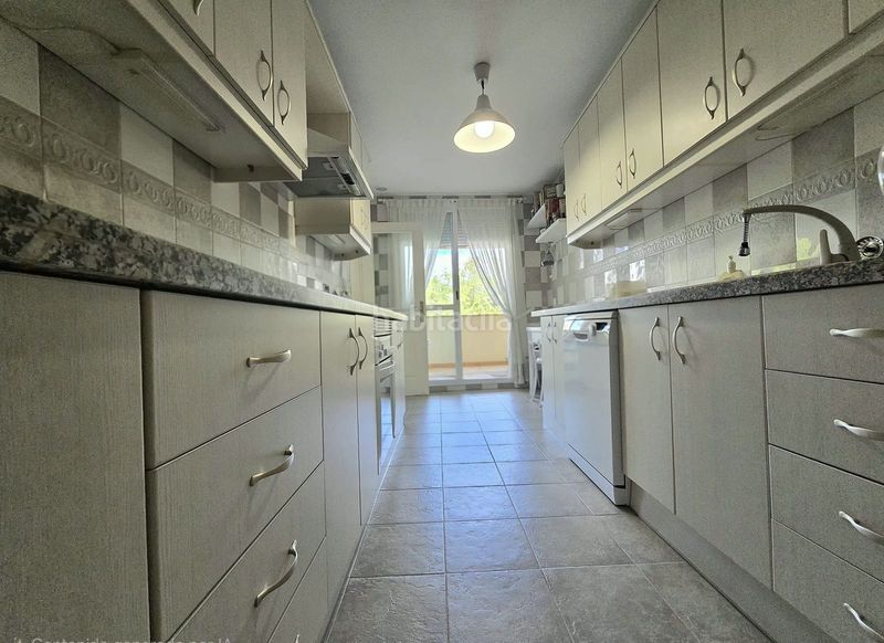 Foto e683dc88-14bd-4438-a651-14d3da669d23. Apartament amb aparcament piscina a Centro ciudad Fuengirola