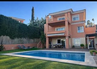 Chalet  Jardines del aguila. Chalet en venta en cerros del aguila, 3 dormitorios.
