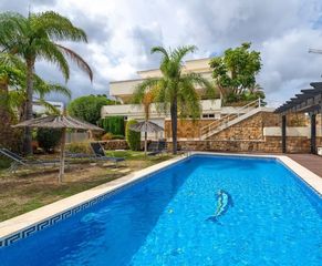 Xalet  Alhaurin de la torre. Villa en venta en retamar, 7 dormitorios.