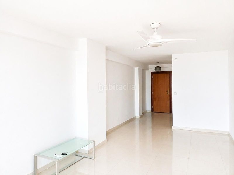 Foto 2ef79a22-5e4a-4155-a554-19345a59fb05. Apartament amb piscina a La Carihuela - Los Nidos Torremolinos