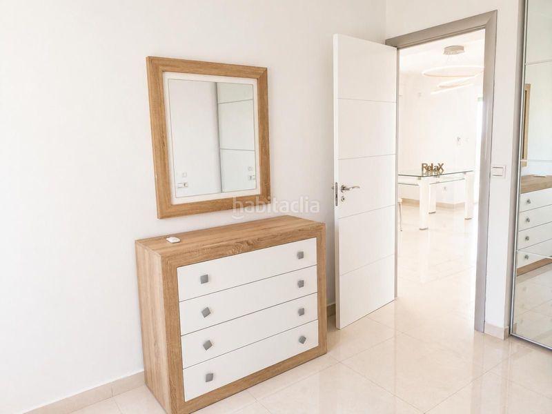 Foto 548227cc-92fe-4b61-8b4d-9760f7becce8. Apartament amb piscina a La Carihuela - Los Nidos Torremolinos