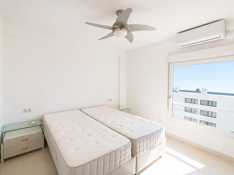 Foto 60d0a4f6-eedf-40c0-9308-bf458dfd2ea0. Apartament amb piscina a La Carihuela - Los Nidos Torremolinos