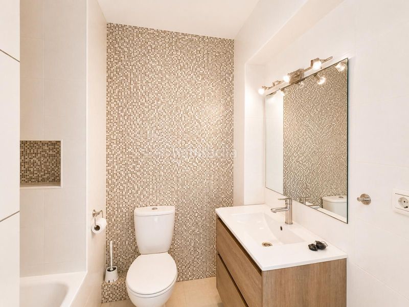 Foto d67758e2-db17-4f66-9090-98df6a7c7744. Apartament amb piscina a La Carihuela - Los Nidos Torremolinos