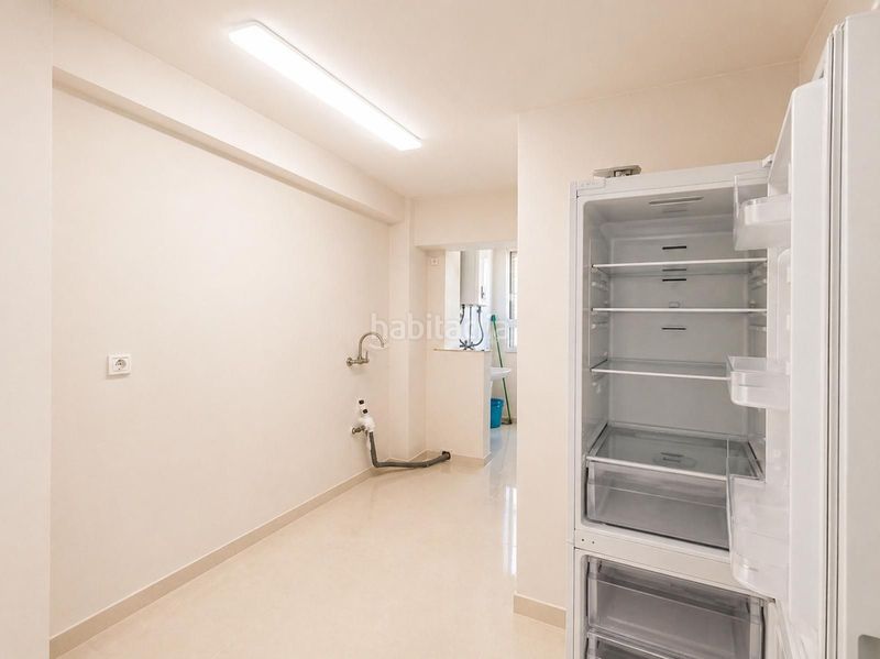 Foto fad7ea39-bdec-408b-b4c7-83fde71fbc3c. Apartament amb piscina a La Carihuela - Los Nidos Torremolinos