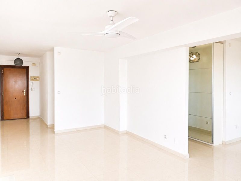 Foto fca546f4-e11b-4019-b2bf-4471d5cac8f5. Apartament amb piscina a La Carihuela - Los Nidos Torremolinos