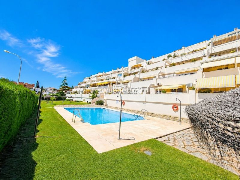 Foto 7341a741-d076-44d3-a26e-767e17e24375. Àtic amb aparcament piscina a Castillo Sohail - Myramar Fuengirola