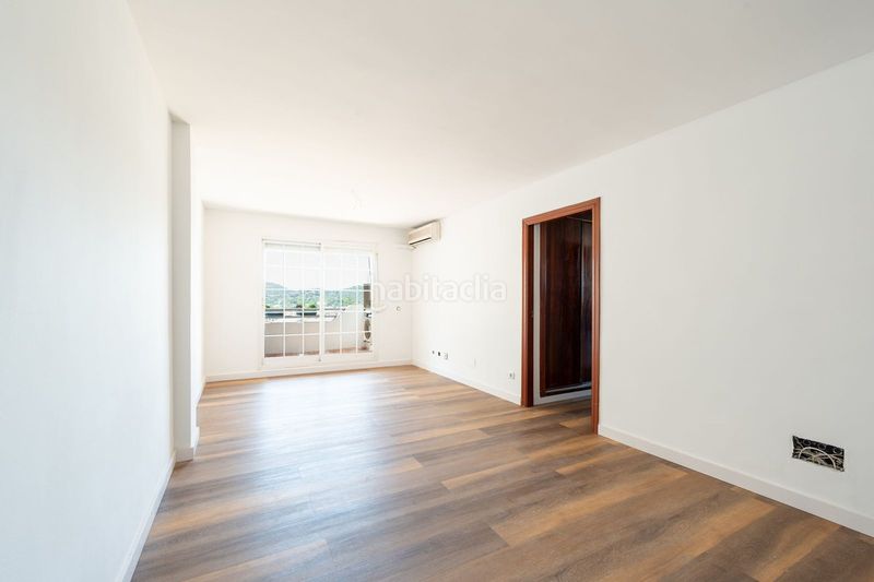 Foto c486cc7c-6a29-4f0b-8acd-799457635cc9. Apartament amb aparcament piscina a Los Ríos Mijas