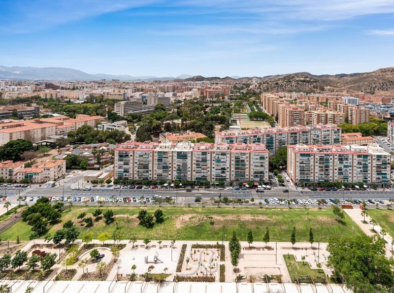 Foto 34d31245-18e8-4db0-8cda-5ad7358fd1ee. Apartament amb calefacció aparcament piscina a Martiricos - La Roca - La Rosaleda Málaga