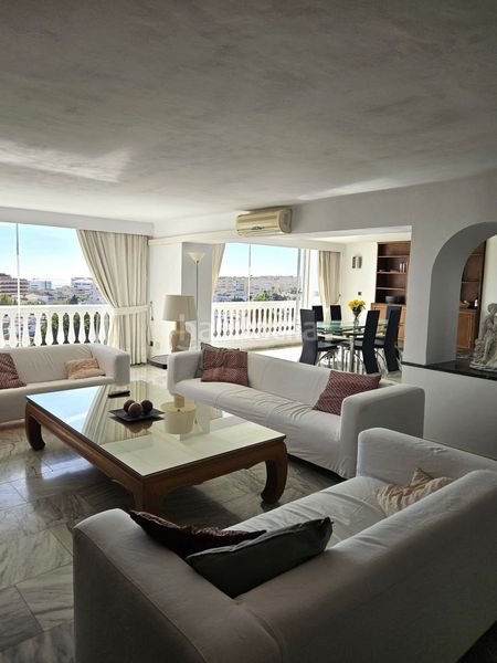 Foto 45a3c0e3-e9c9-4eef-969f-5152dbfe13c5. Location duplex dans Montemar Torremolinos