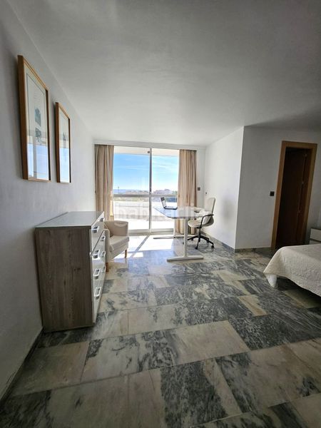 Foto b6e98733-71d4-4644-b977-bbb39645d92b. Location duplex dans Montemar Torremolinos