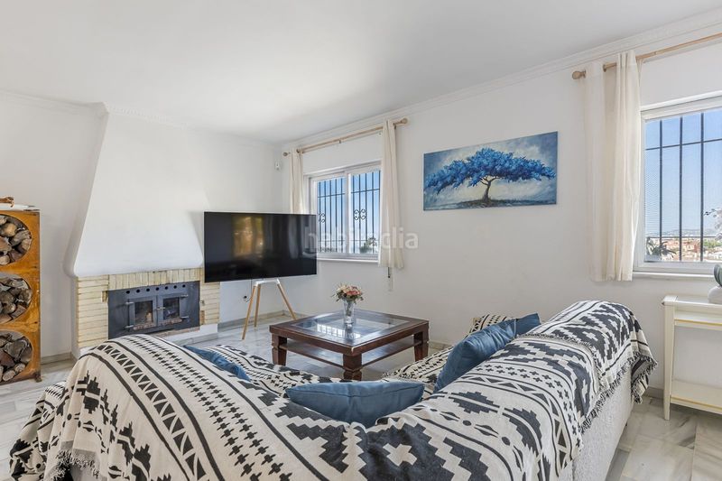 Foto a69c80f2-0601-4c01-b1a8-5f1c79059bfc. Chalet with parking pool in Torreblanca del Sol Fuengirola