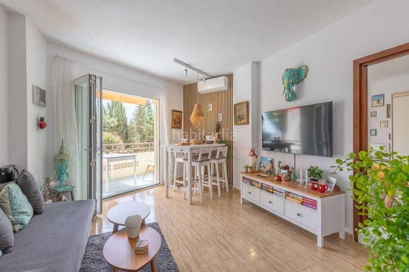 Foto 46a4ce49-af15-4a86-a6c0-1c12fd52bc12. Apartament amb aparcament piscina a La Carihuela - Los Nidos Torremolinos