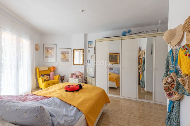 Foto 7cb7f1bd-f4a4-4771-bb5a-3774bd7ecb49. Apartament amb aparcament piscina a La Carihuela - Los Nidos Torremolinos