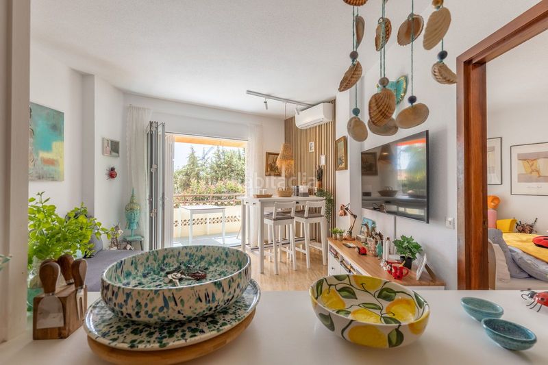 Foto d13f955a-6ef5-46b1-a971-567105c28e1c. Apartament amb aparcament piscina a La Carihuela - Los Nidos Torremolinos