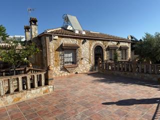 Xalet  Calle lucano - via augusta. Exclusivo chalet independiente en va augusta con piscina y ampl