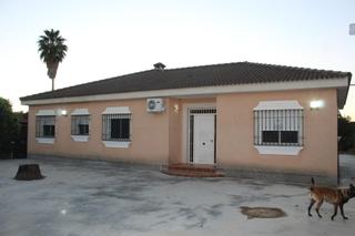 Xalet  Calle polígono 106 paraje 566 majaneque 74. Amplio chalet en zona majaneque, córdoba  ideal para familias. h