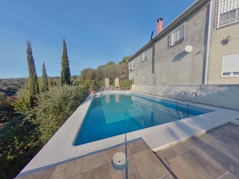 Foto c6d54ab6-9664-4d1d-a031-e4e94a810ab6. Masia amb aparcament piscina a Almodóvar del Río