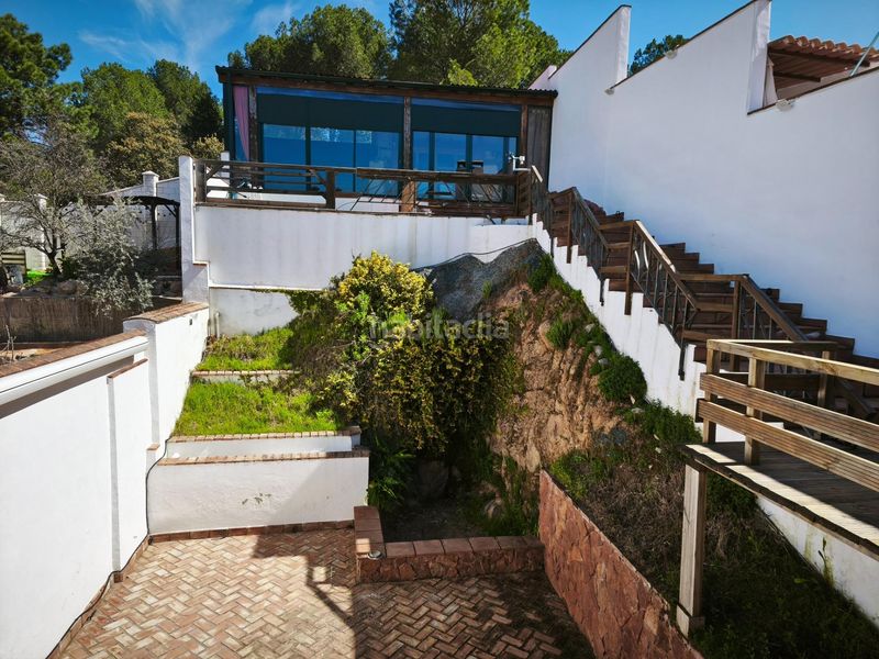 Foto 2d47d9d7-f2e3-47e9-b6c2-96b4c28bf3ca. Casa adossada amb aparcament a Las Jaras Córdoba