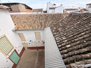 House in Benamejí. Casa señorial con gran fachada y patios en benamejí córdoba