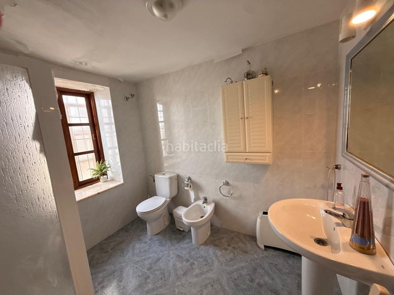 Foto c4da110a-2a12-4bec-9ba5-02c510991722. Casa amb aparcament a Benamejí