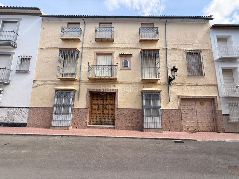 Foto f3ee60de-a0c9-41e1-9c76-1bf4a1cd885e. Casa amb aparcament a Benamejí