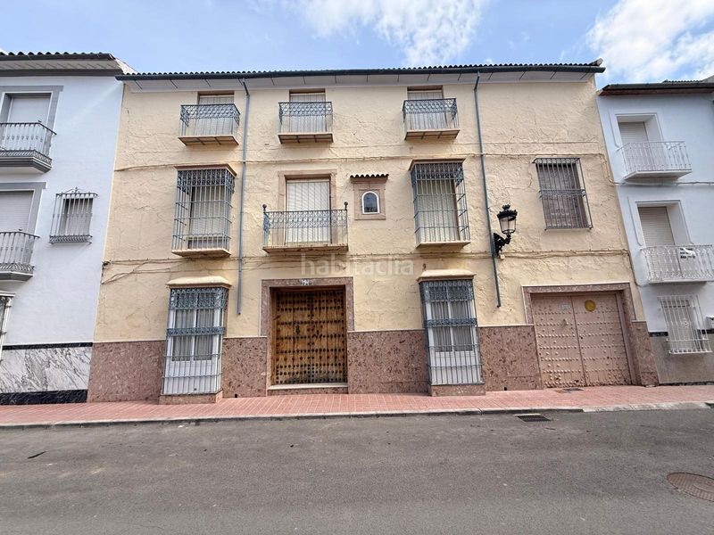 Foto f4a2bf82-dec8-4076-bd3b-f9642cb8c350. Casa amb aparcament a Benamejí