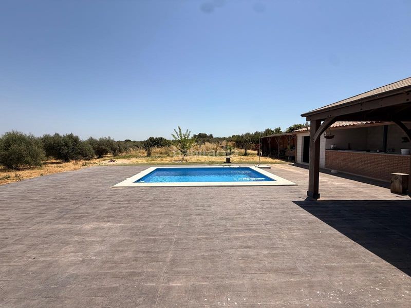 Foto f44d10ed-664d-4b63-af2d-239261775b10. Xalet amb aparcament piscina a Carlota (La)