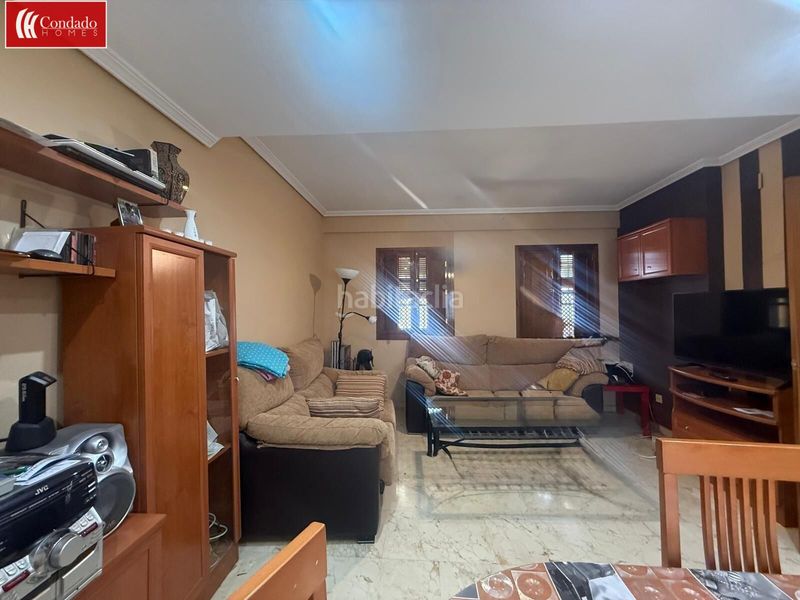 Foto f82610d1-c4a1-44cb-9937-68f255192936. Casa adossada amb aparcament a casco histórico - ribera - san basilio Córdoba