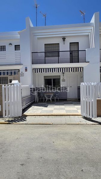 Foto 0d6bfaed-225d-4a61-80c3-c24cf5b21a2d. Semi detached house in Playa de la Regla Chipiona