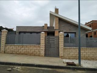 Xalet a Alcolea. Chalet de buenas calidades con opción hipotecaria