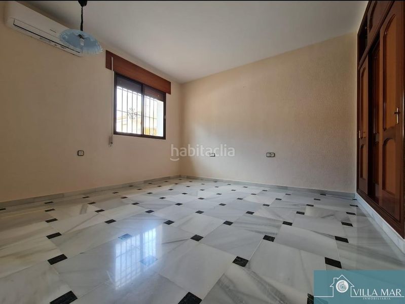 Foto b0ca64ac-3e3d-42e2-85a4-239d52f63f47. Xalet amb aparcament piscina a Aguadulce - Almadraba - Punta Candor Rota