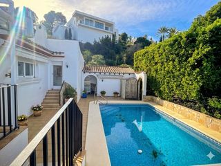 Casa a Pego. Encantadora villa de 3 habitaciones con vistas al mar en monte p