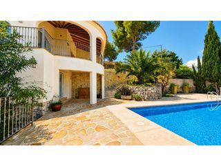 Casa en La Granadella - Costa Nova. Una casa de jávea construida alrededor del mar! espacio, luz y e