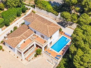 Maison à Altea la Vella. Villa en altea la vella  orientada al sur, dos niveles, piscina