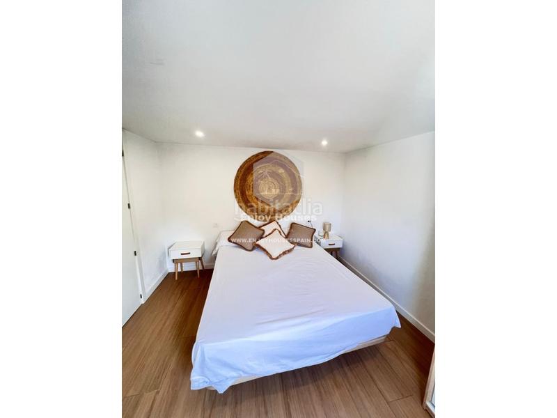 Foto bfa74e20-ebeb-4ba1-bb9d-d6549ca6cd09. Casa villa de 4 habitaciones con fantásticas vistas abiertas al mar en el montgó, en Dénia
