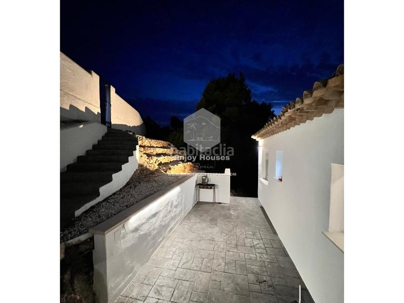 Foto dbf4f6be-1960-4e22-9f6f-32881e51a40e. Casa villa de 4 habitaciones con fantásticas vistas abiertas al mar en el montgó, en Dénia
