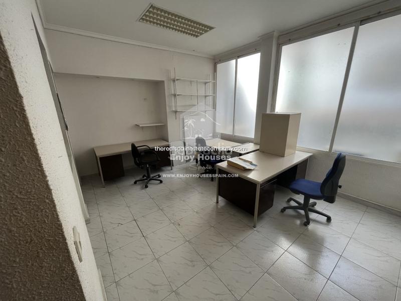 Foto 0c763a76-8b04-4292-b1da-3c914c9ce89c. Edifici a Centro Urbano Dénia