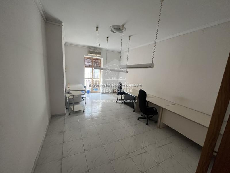 Foto 5e49d8a4-445b-4721-bafc-3349261f50e9. Edifici a Centro Urbano Dénia