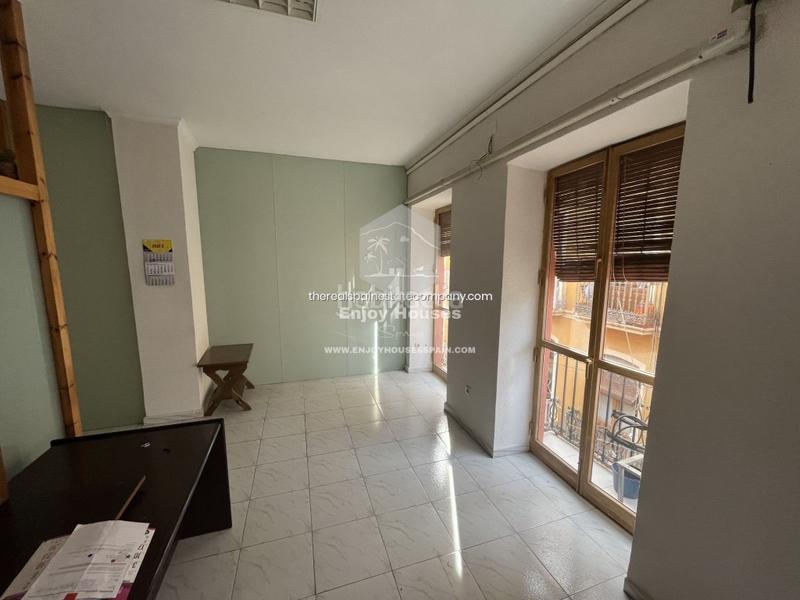 Foto d301928f-6bd6-49f1-b9df-06b2d2e80257. Edifici a Centro Urbano Dénia