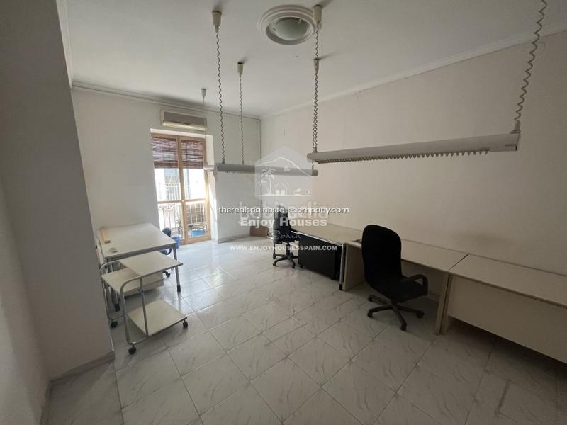 Foto dba04a3b-d0da-4174-af14-f659de684c2a. Edifici a Centro Urbano Dénia
