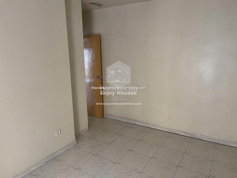 Foto f3d9933a-01c5-4ca2-847d-ea2127636e6b. Edifici a Centro Urbano Dénia