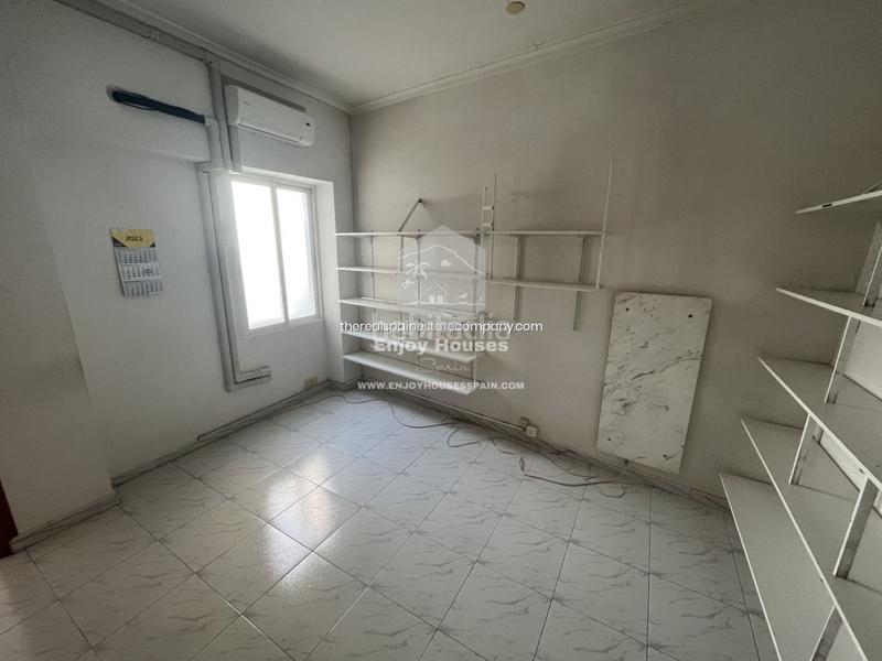 Foto f953897f-f16f-496f-8fc0-5fb9ccd9eb62. Edifici a Centro Urbano Dénia