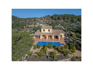 Casa a Benissa Pueblo. Encantadora finca rural con impresionantes vistas a la montaña