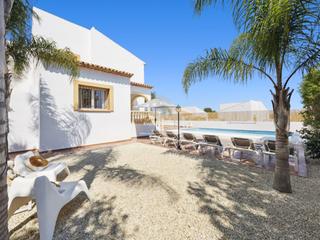 Casa a La Granadella - Costa Nova. Casa unifamiliar con piscina privada en javea  427.500,