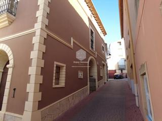 Maison  N/a. Encantadora y espaciosa casa de pueblo en el casco antiguo de on